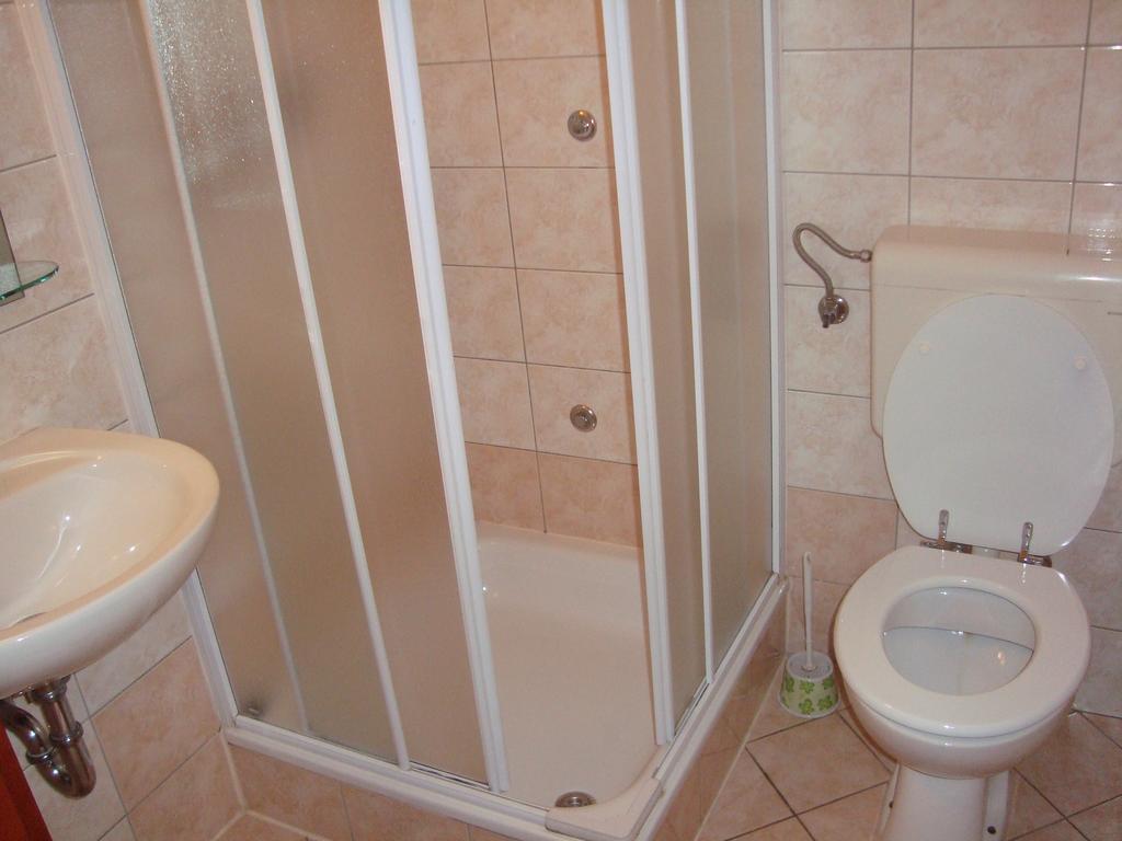 Guesthouse Koprivec Любляна Номер фото