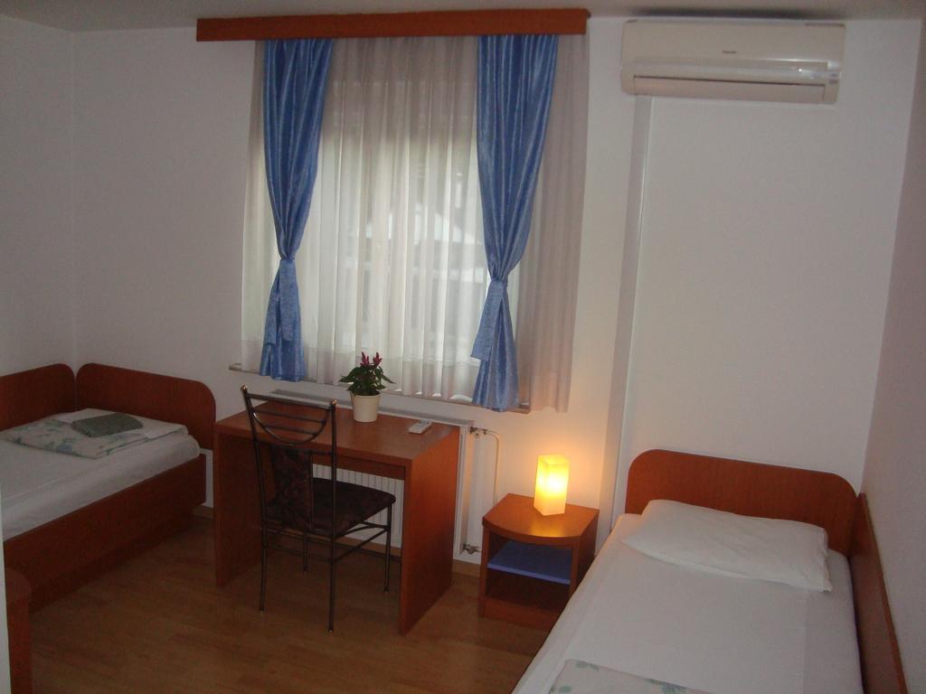 Guesthouse Koprivec Любляна Номер фото